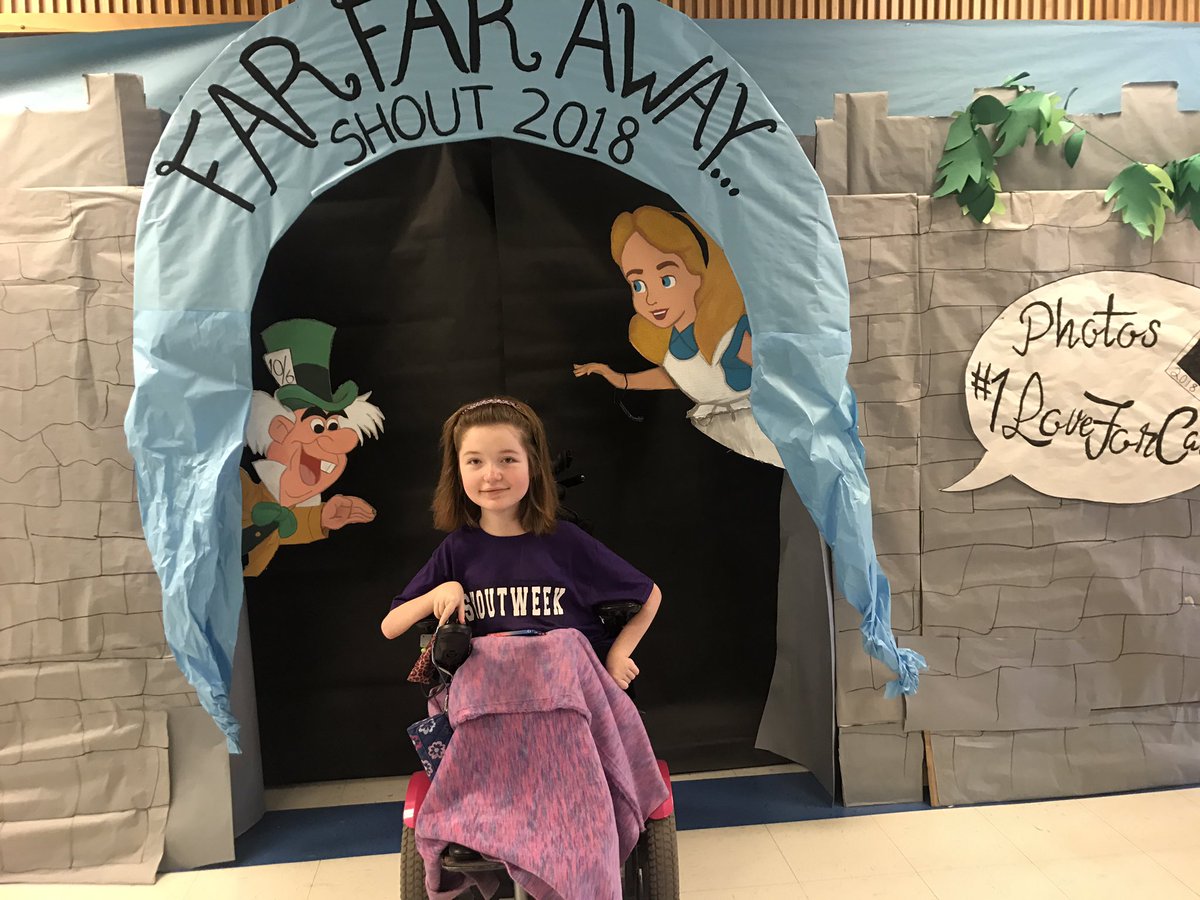 SHOUT_Week's tweet photo. Cassandra LOVES the hallway decorations!! 😍😍#1LOVEFORCASS https://t.co/YmdkEpT0BL