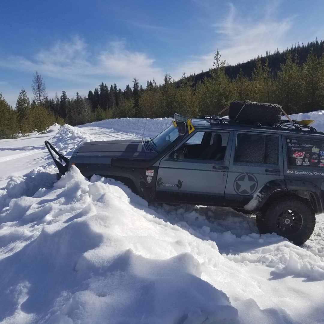 Galanov3's tweet photo. #Cranbrook BC #Jeep #jeeplife #jeepmafia #jeepwave @sherwoodfores https://t.co/7l8dwb0Us0