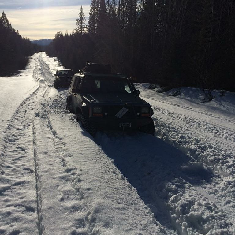 Galanov3's tweet photo. #Cranbrook BC #Jeep #jeeplife #jeepmafia #jeepwave @sherwoodfores https://t.co/7l8dwb0Us0