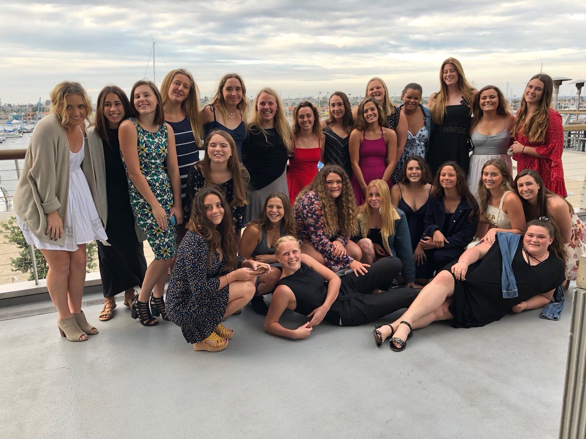 Yet another wonderful banquet! Thank you to all the parents who made it possible! Go Newport! ⚓️🤽🏼‍♀️💙