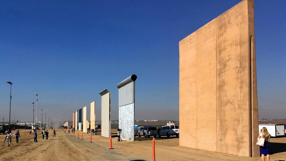 AlabamaNewsBit's tweet photo. Ahead of #Trump wall #Tour, little change on US-Mexico border: https://t.co/GTeQAtNaXm, https://t.co/Lm4eWR9GZJ, https://t.co/B0ejycvHnb, https://t.co/bfyBibZKPD https://t.co/c3vpYKzLUY