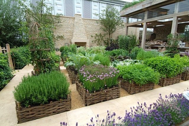 “ The willow planters arrived today in perfect condition, thanks again for all your incredible work. I just love them “. Larry Traverso one of our customers in Boston Massachusetts USA