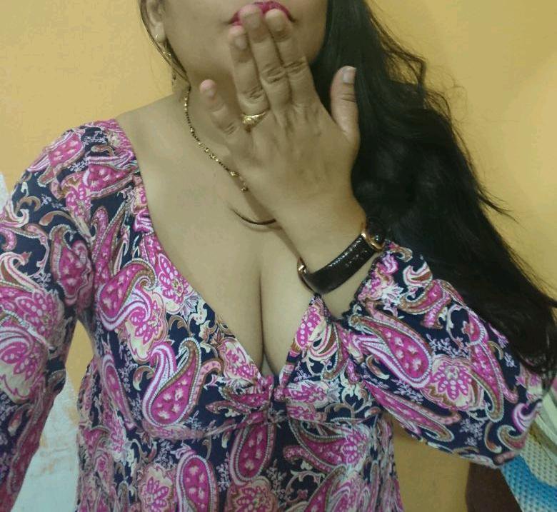 SinduSindu13's tweet photo. @nikita4yadav @Smithamilfff45  https://t.co/fhhKEQWMm0