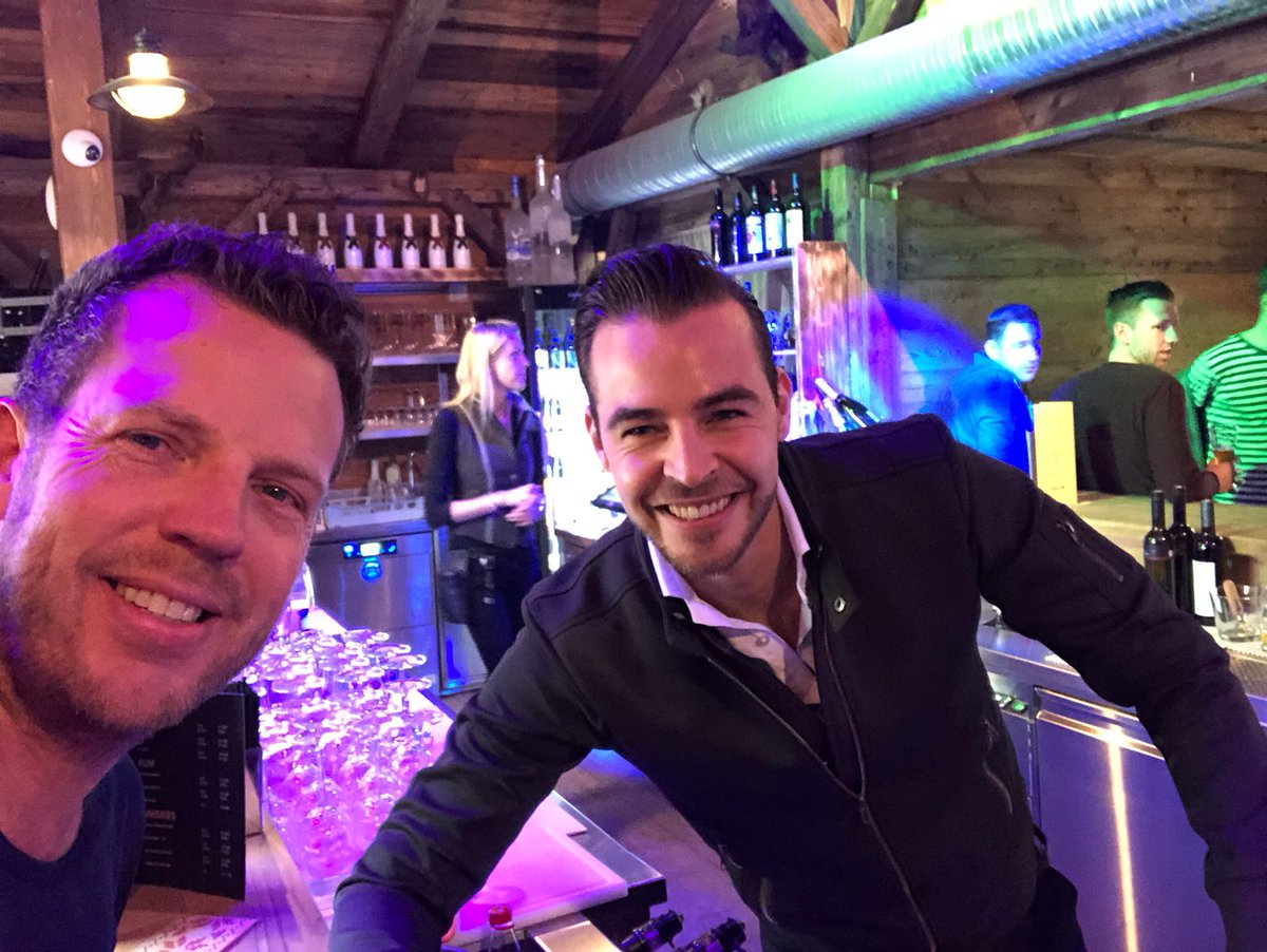 bert_blank's tweet image. Zoon Jordi met klant Dennis, beide in Gerlos, uit Avenhorn/De Goorn.
Voor ons 1 dorp.