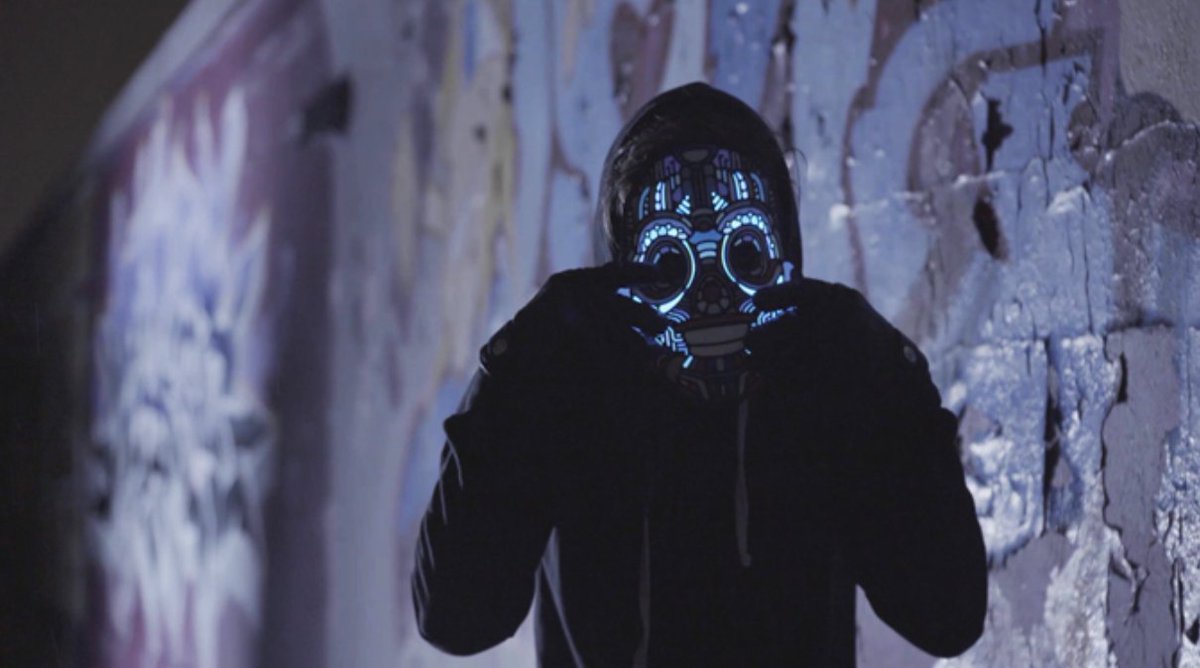 Indiegogo's tweet photo. An electro-luminescent mask for art and music lovers, back with 13 new designs: https://t.co/rk72tbhFt0 https://t.co/lDVzulgt9h