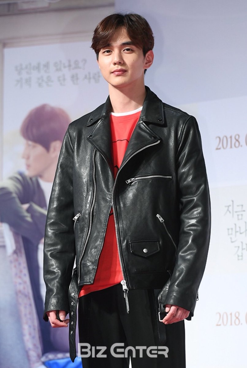 maaaj00's tweet photo. yoo seung ho was at so ji sub's movie Be With You, VIP screening last night.. one thing I noticed is he didn't cut his hair yet 😂 https://t.co/LJakicRyn2