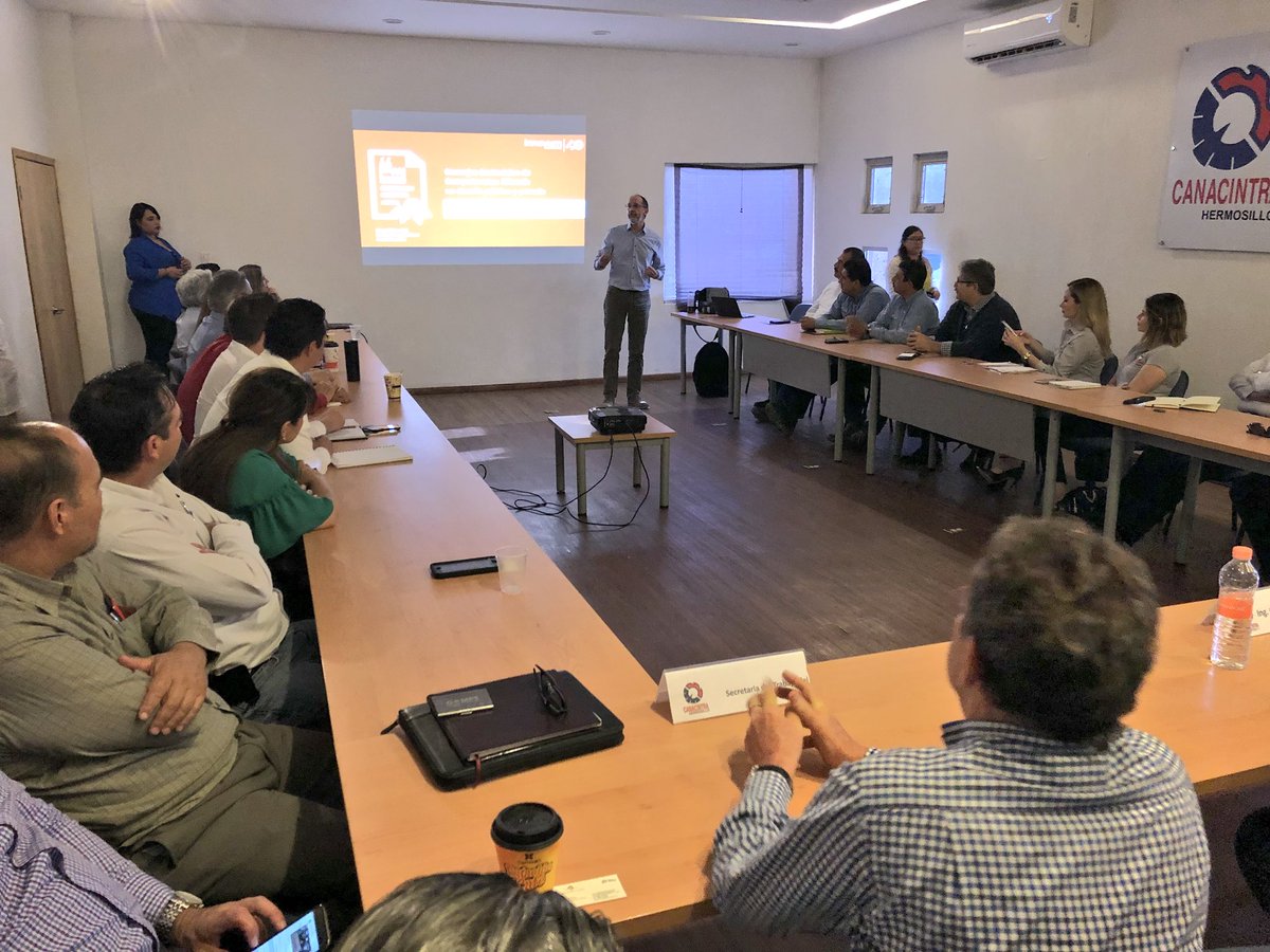 STSonora's tweet photo. Por invitación del @gobiernosonora se encuentran en #Sonora Diego Richard Merchant y Rafael Pizarro González, encargados del Programa Fuerza Laboral de la @fundacionchile #INNOVUM para exponer la creación y funcionamiento del Consejo de Competencias Mineras https://t.co/LyQ5qoQ3sZ