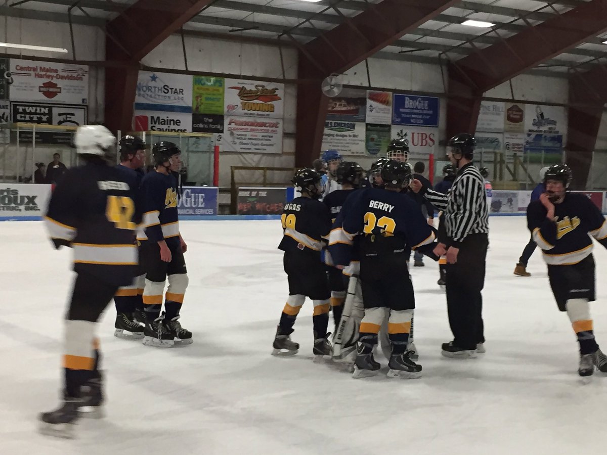 design2change's tweet image. Congrats to Southern Maine Youth Hockey tier iv U14 Bantam Gold for winning - back to back state champs!
