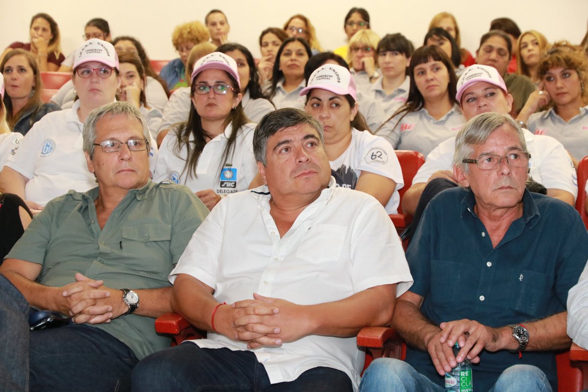 Charla por el #DiaDeLaMujer a cargo de Noelia Paniagua, responsable de políticas de #genero de <a href="/sanmartingob/">San Martín</a> y Adriana Gracciotti especialista en #protección de #derechos organizada por @RamonMuerzaSEC 
#NiUnaMenos
#8M
