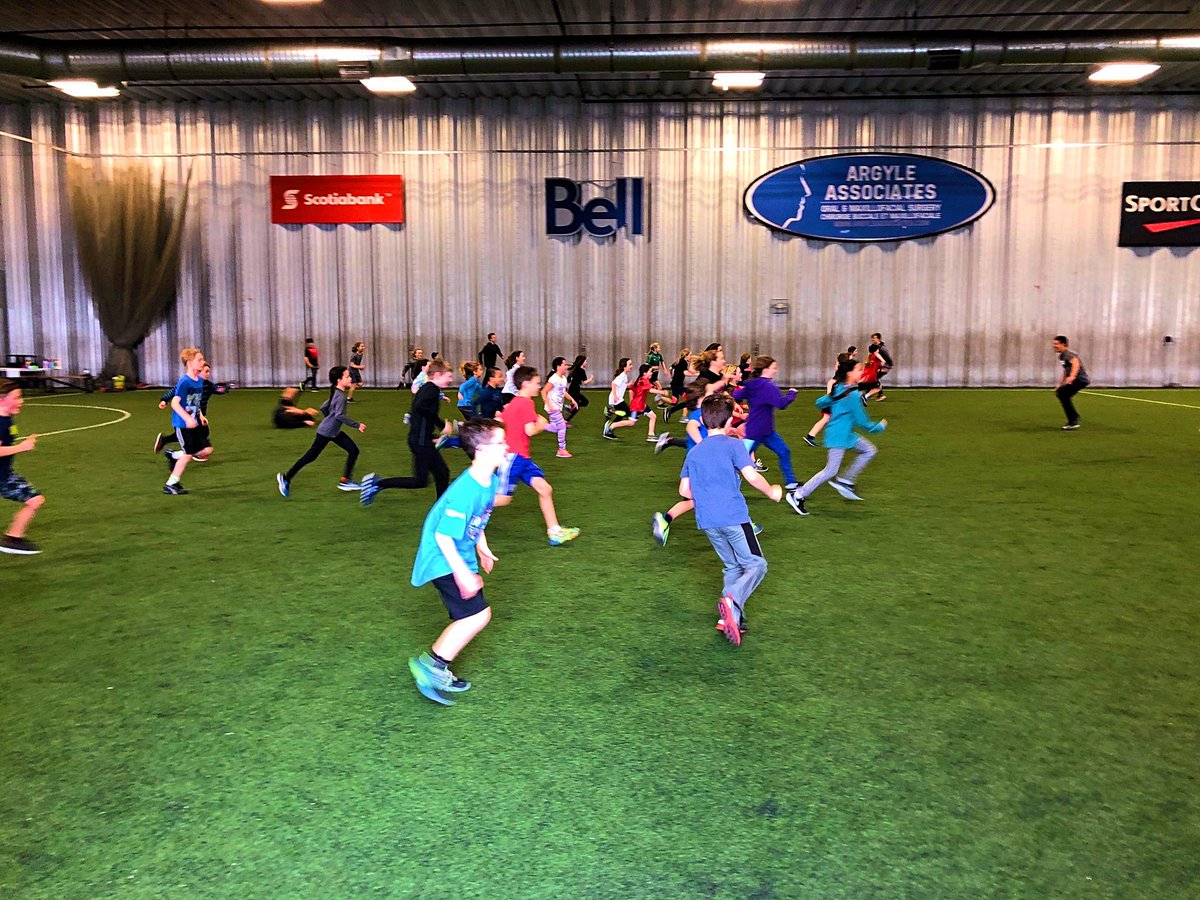 PEAKCentre's tweet photo. Starting off the March Break with some fun on and off the ice! https://t.co/dlCz5LDKzg