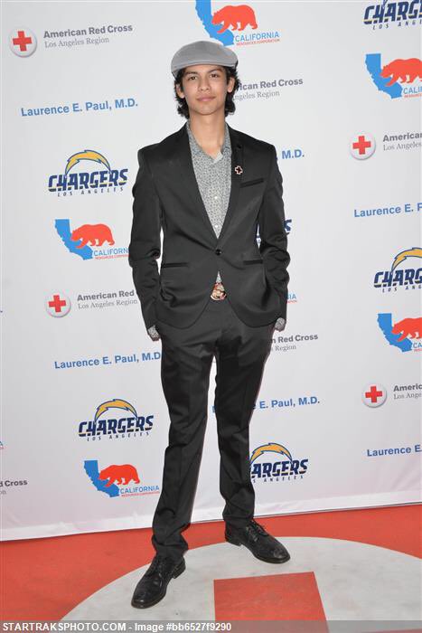 KatzPR's tweet photo. The talented @Xolo_Mariduena at this weekends American Red Cross Humanitarian Celebration https://t.co/h8jykGF7cD