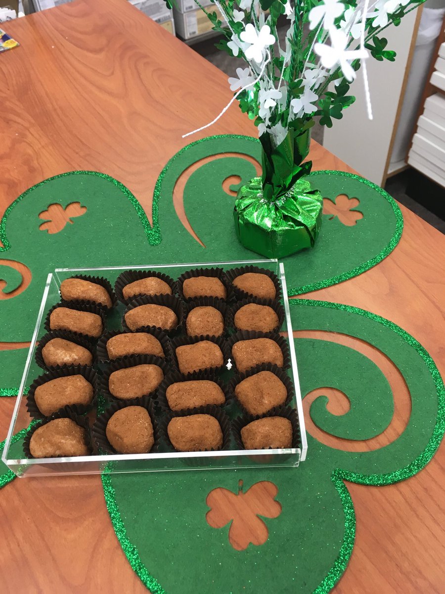 CarellaSusan's tweet image. St Patrick’s Day = Irish Potatoes 🍀🍀
Easter = Bunnies, Bunnies and more Bunnies 🐇🐇
#CarellasChocolates#Bunnies#IrishPotatoes#ChocolateEggs#Allfathers