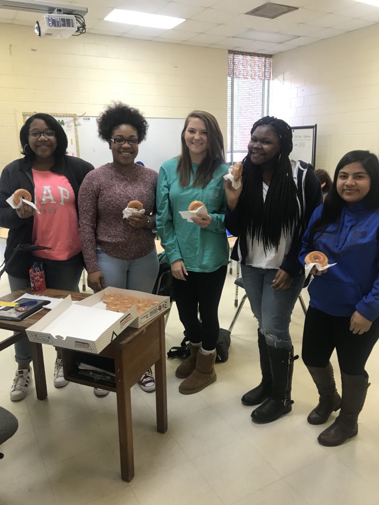 Allison_Teach's tweet photo. Shout out to these students for rocking it out and leading the class in the first six weeks of Math 1! 🍩🍩🍩 https://t.co/fCFajd0NTO