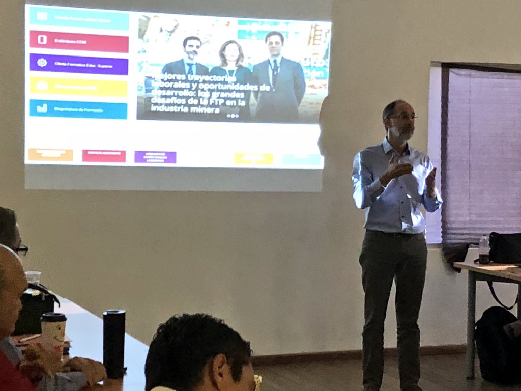 STSonora's tweet photo. Por la importancia de impulsar el capital humano, el Director del Programa Fuerza Laboral de la @fundacionchile #INNOVUM @drichardm explica en #Sonora el modelo chileno de Competencias Laborales del Sector Minero. https://t.co/LwIaktz2uh