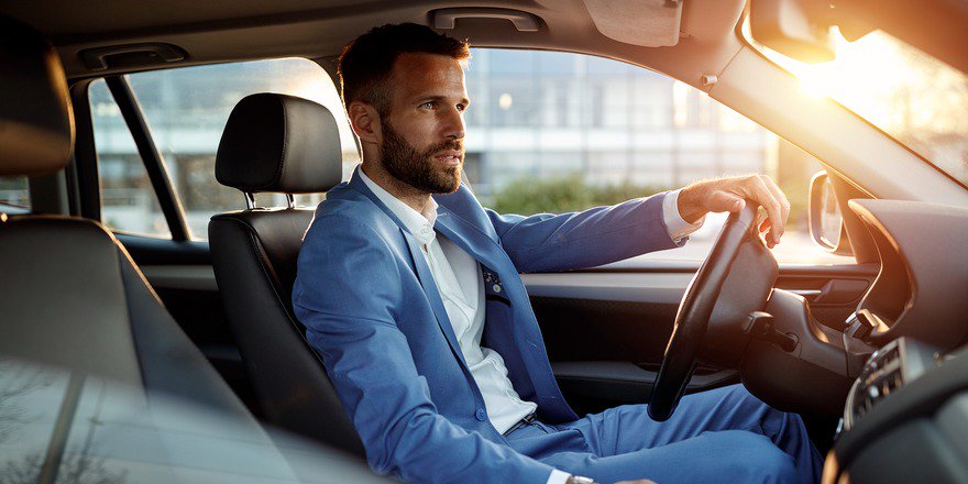 Unicobag's tweet image. We hope you are having a great start to your week! Our drivers are patiently waiting to pick up and deliver your luggage directly to your final destination. #luggagedelivery #traveltool #travelsmart #unicobag