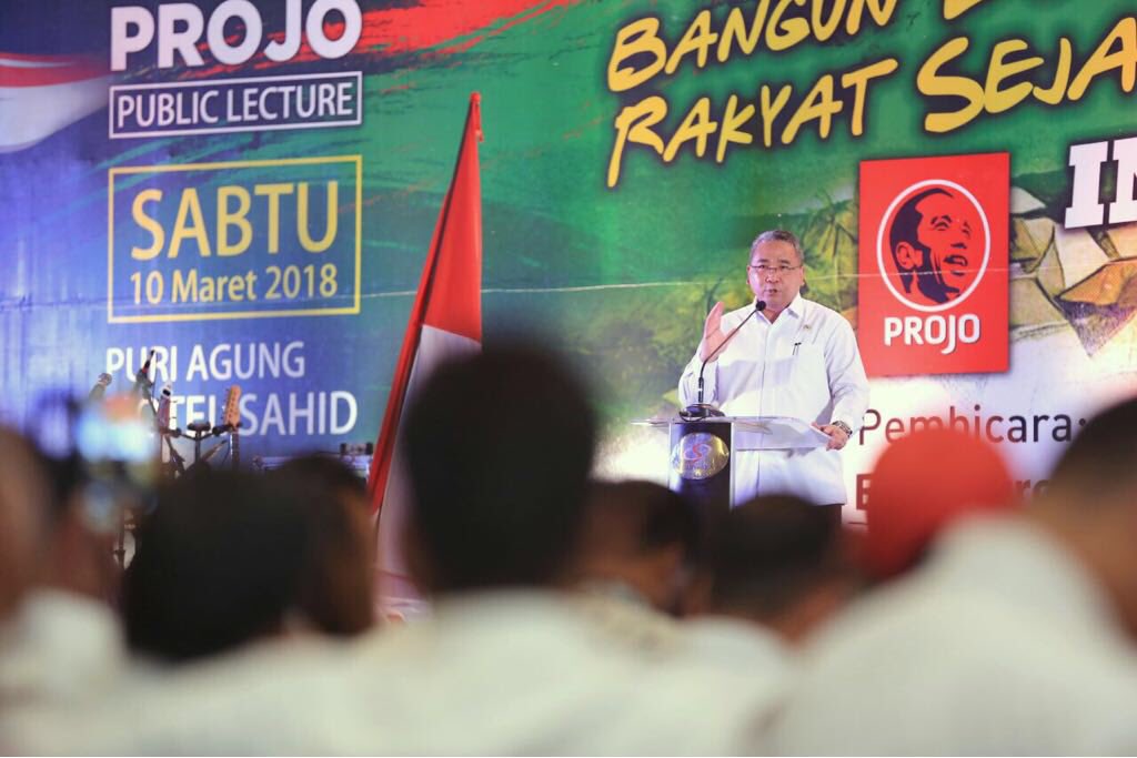 EkoSandjojo's tweet photo. Terima kasih kepada Relawan Projo atas dukungannya untuk ikut membantu mensosialisasikan program2 Kementerian Desa PDTT. 

Semoga bisa lebih mempercepat pembangunan didesa. 

Bangun Desa, Rakyat Sejahrera. 
Desa maju, Indonesia Maju @tppindonesia @KemenDesa @SandjojoCenter https://t.co/OKY6QmW5d0