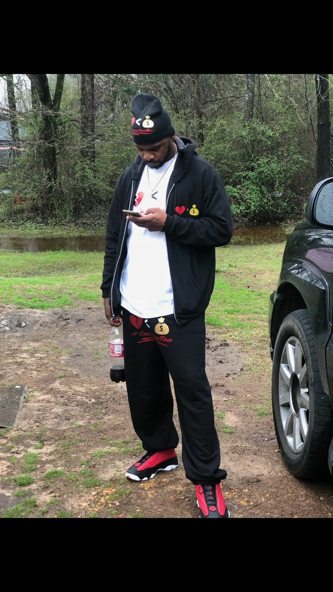 chasethebag1's tweet photo. Order your gear today. #Cashapp #paypal #dm #heartless #heartless2 #💔 #❤️#💙 #culture2 #culture #XXL #Fashionguru #Swag #Akoo #Bornfly #Urbanwear #Jordan #Chaseacheck #chasethebag #runitup #fuckarunnerrunitup #Pluglove #plugged #ATLHoe https://t.co/6EUpSzsbc3