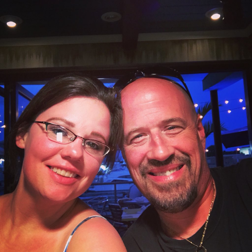 Schlottz's tweet photo. We look glowing . #freeportlongisland , #Summer2017 https://t.co/C7wq7ziiOJ