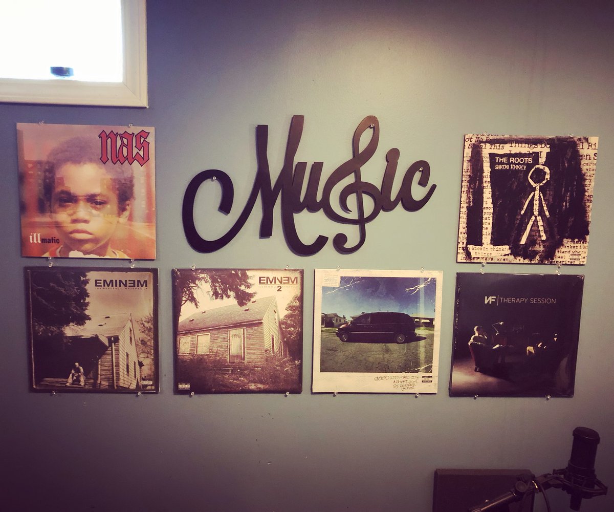 CMontryM's tweet photo. Inspiration... I keep mine on the wall. Right next to my microphone. I’ve started a vinyl collection of all the artists/albums I love. It’s small at the moment but it’ll grow!
#rap #hiphop #music #cmontry #cmontrymusic #musicproduction #inspiration #vinyl #vinylcollection https://t.co/uOZJV9SNSn