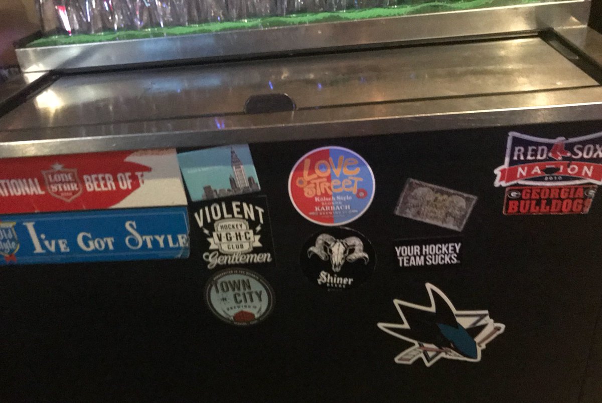 ashmac39's tweet photo. Threw some @BringHockeyBack on the #MapleLeafPub cooler today 🤘🏼 https://t.co/lhgQexpOvB