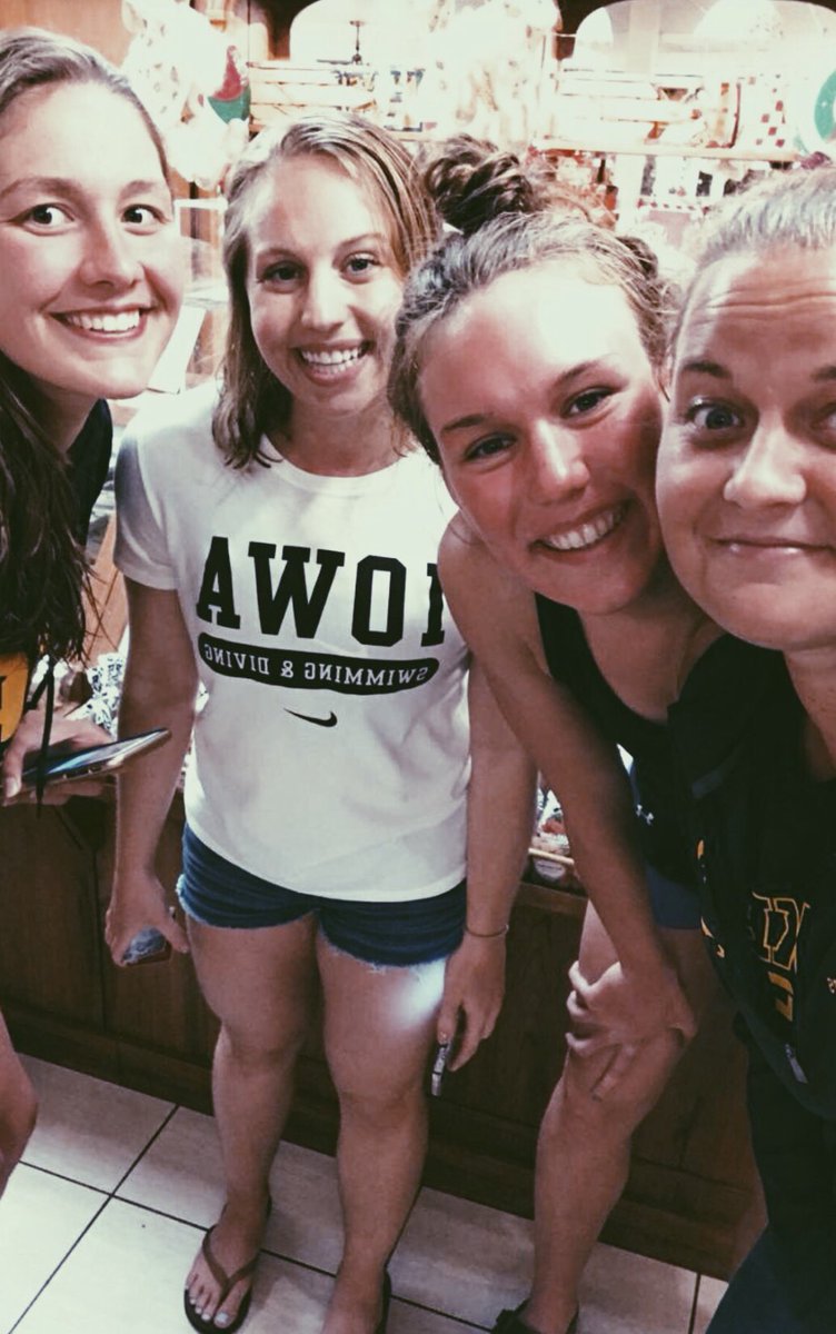 allyssaruths's tweet photo. Baby girl leaves for NCAA’s tomorrow and i couldn’t be more proud :’). Kick ass like i know u can, eat plenty of mangos, and make sure to listen to the British &amp; American national anthem in ur hotel room b4 every race 😩🇱🇷🇬🇧can’t wait to see u in a week!!!!!! https://t.co/UI69XN936A