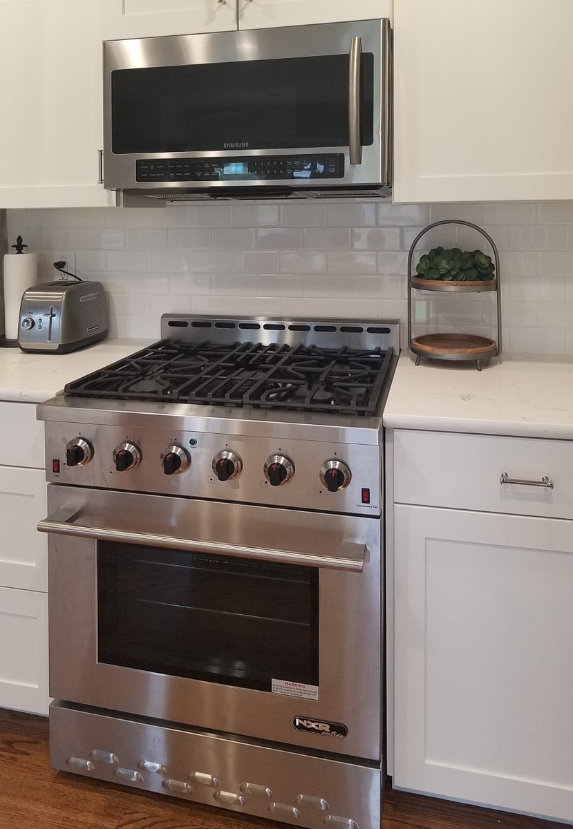 nxrduro's tweet photo. “It looks amazing, was very reasonable compared to many other gas ranges available, and we’ve been very pleased with the quality.” Springscrunning’s NXR 30” Entree Range! Find NXR Entree on @HomeDepot at https://t.co/nL16Jl4cCD #nxr #nxrfamily #kitchen #dreamkitchen #kitcheninspo https://t.co/86O3J6TWby