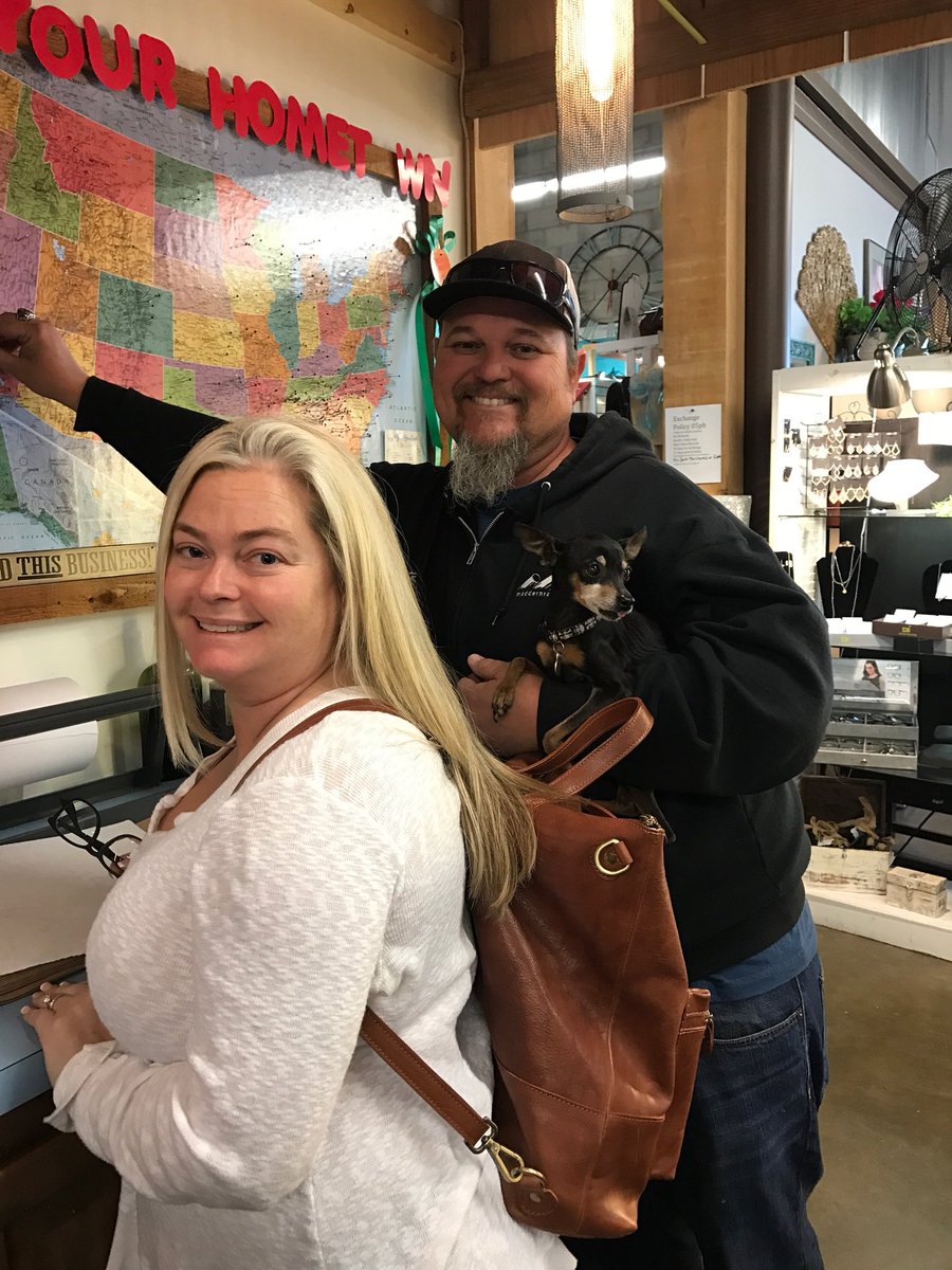 shopthejunktion's tweet photo. A few of our out of town visitors shopping at the store today! #hgtvhometown https://t.co/NkfvOa50MD
