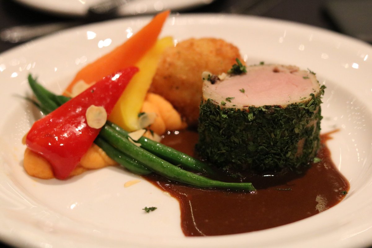 ThisPiggysTale's tweet photo. Enjoying the perfectly pink @albertapork tenderloin at the #HSCC2018 Awards Gala #yeg https://t.co/FLgnndbD9r