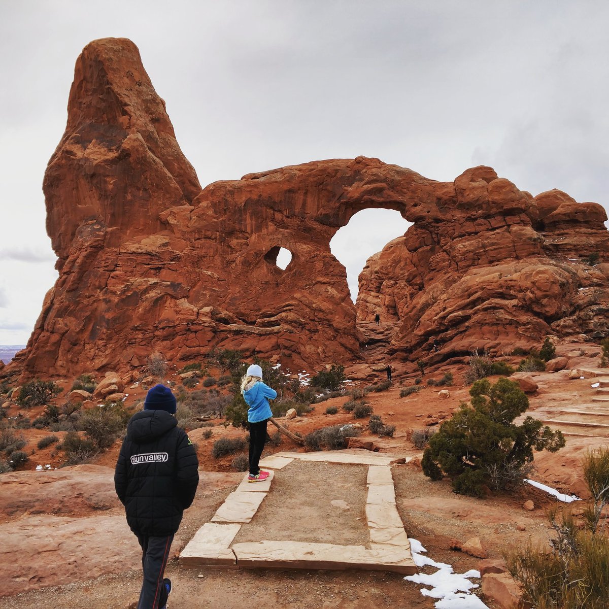 outdoortravella's tweet photo. #Hiking to Turret Arch. #nofilter #nofilterneeded #utah #utahdaily #utahexplored #utahoutdoors #outdoors #outdoorslife #getoutdoors #getoutside #optoutside #neverstopexploring #peoplewhooutdoor #peoplewhohike #adventurekids #outdoorskids #arches #redrocks #nationalpark https://t.co/CxiZidg3Tg