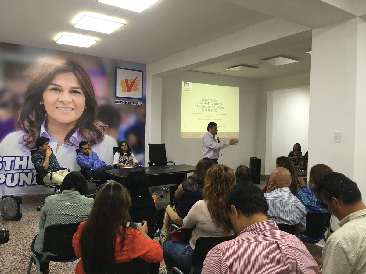 limavaoficial's tweet photo. Como todos los lunes, nos reunimos para renovar nuestro compromiso para hacer de #Lima una mejor ciudad para vivir y siempre de la mano de @EstherCapunay #LimaVa con #UniónPorElPerú https://t.co/REsvMLXNiy