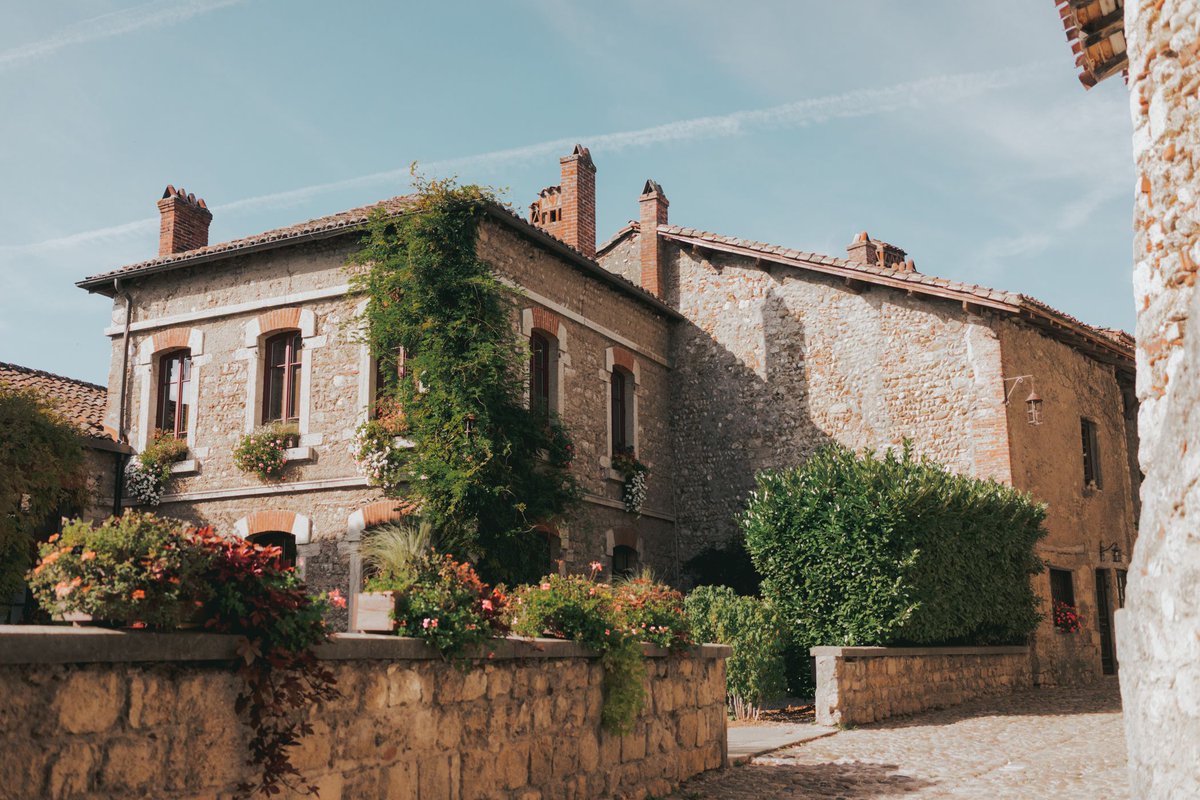 In Between Pictures tweet media