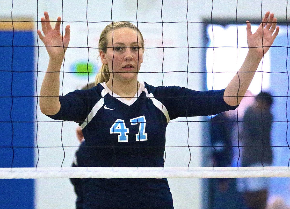Congrats to Pali High volleyball middle blocker Abbey Kearney on accepting a full-ride scholarship to Eastern Michigan University! 🏐