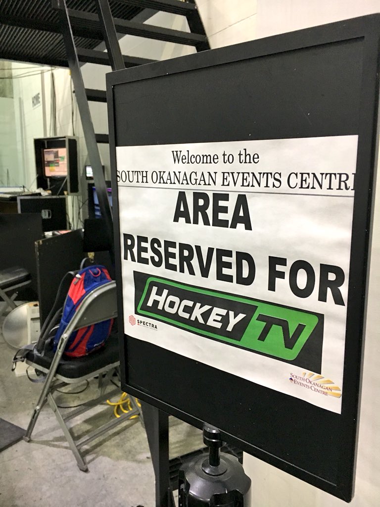 ET2media's tweet image. Keeping an eye on the action @CSSHL @OkanaganHockey #robotcam @groovevpro @MyHockeyTV