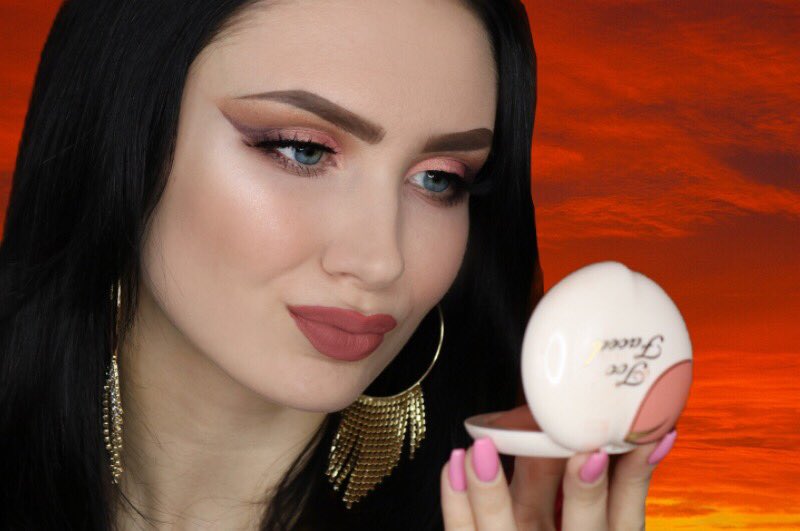 schloewe's tweet photo. First blush i love @TooFaced ❤️❤️❤️
Eyes done with the #sweetpeach palette & #betterthansex mascara
Lips : sell out 😍😍😍 #TooFaced #qdspr @qdspr https://t.co/natQSNGRY6