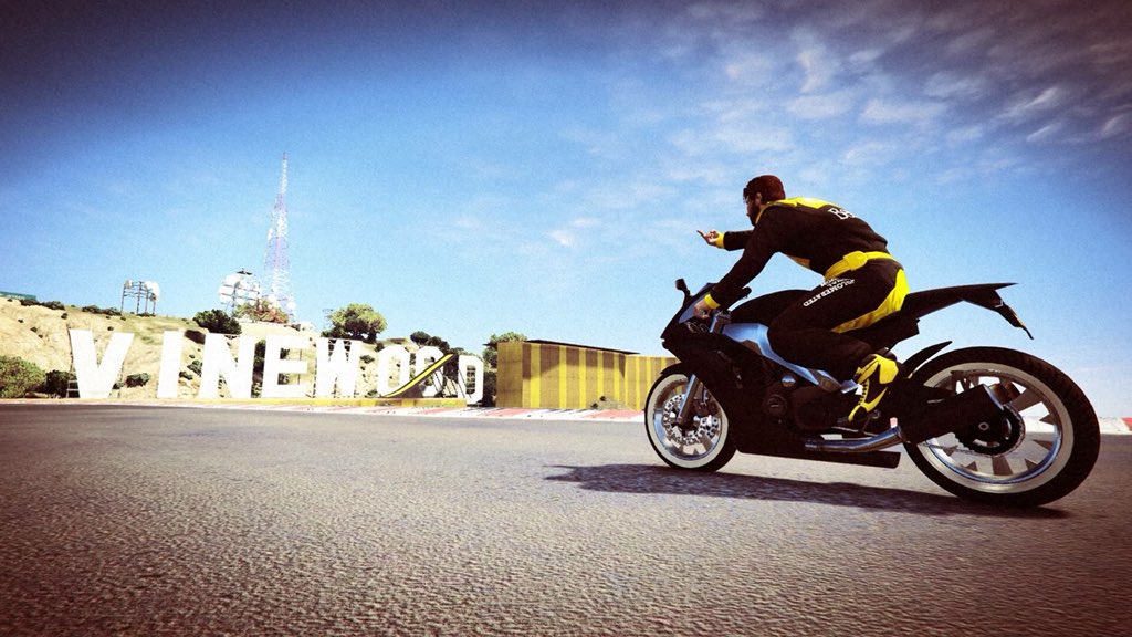 SnapmatAttack's tweet photo. Fuck You Vinewood! @RockstarGames #SnapmaticART #GTAPhotography #GTAV #GTAOnline #Vinewood #VinewoodStunts #CarbonRS #Benefactor #CNT https://t.co/g1p0JhDOsM