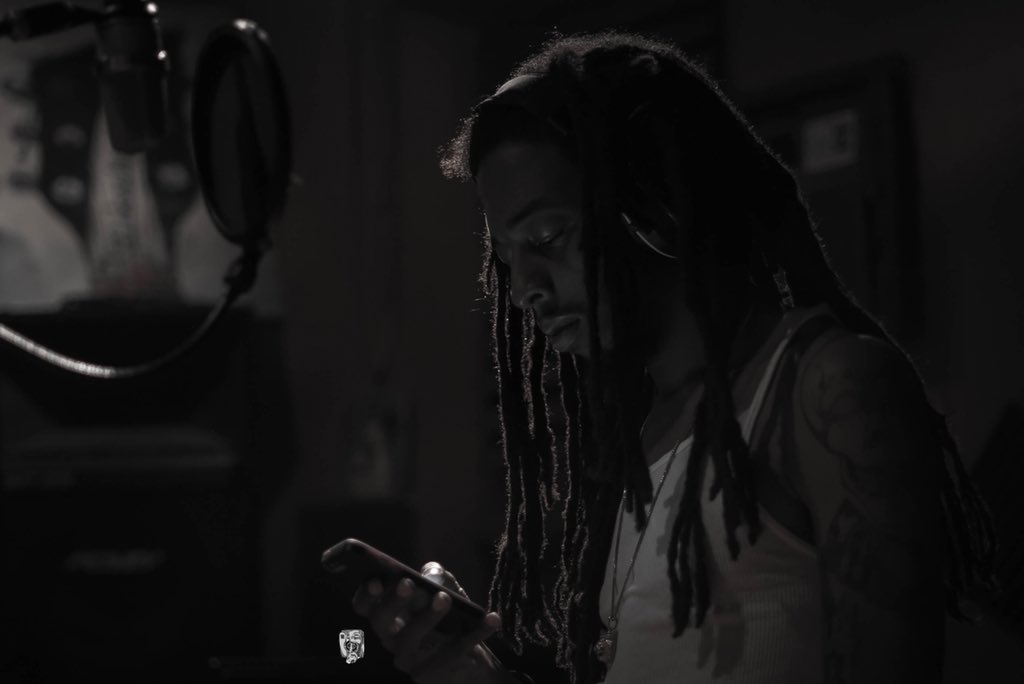 _bigtexaco's tweet photo. .
βgot dreads n tats n she know i keep the strap, she say im a vakabon ... im a vakabon!β πΉπ₯π₯π₯π₯π₯
#ahhhjayyy #Texaco #TexacoMillz #TexacoPack #DaVakabon π
πΈ | @qmv__ https://t.co/7K2SbM5NYh