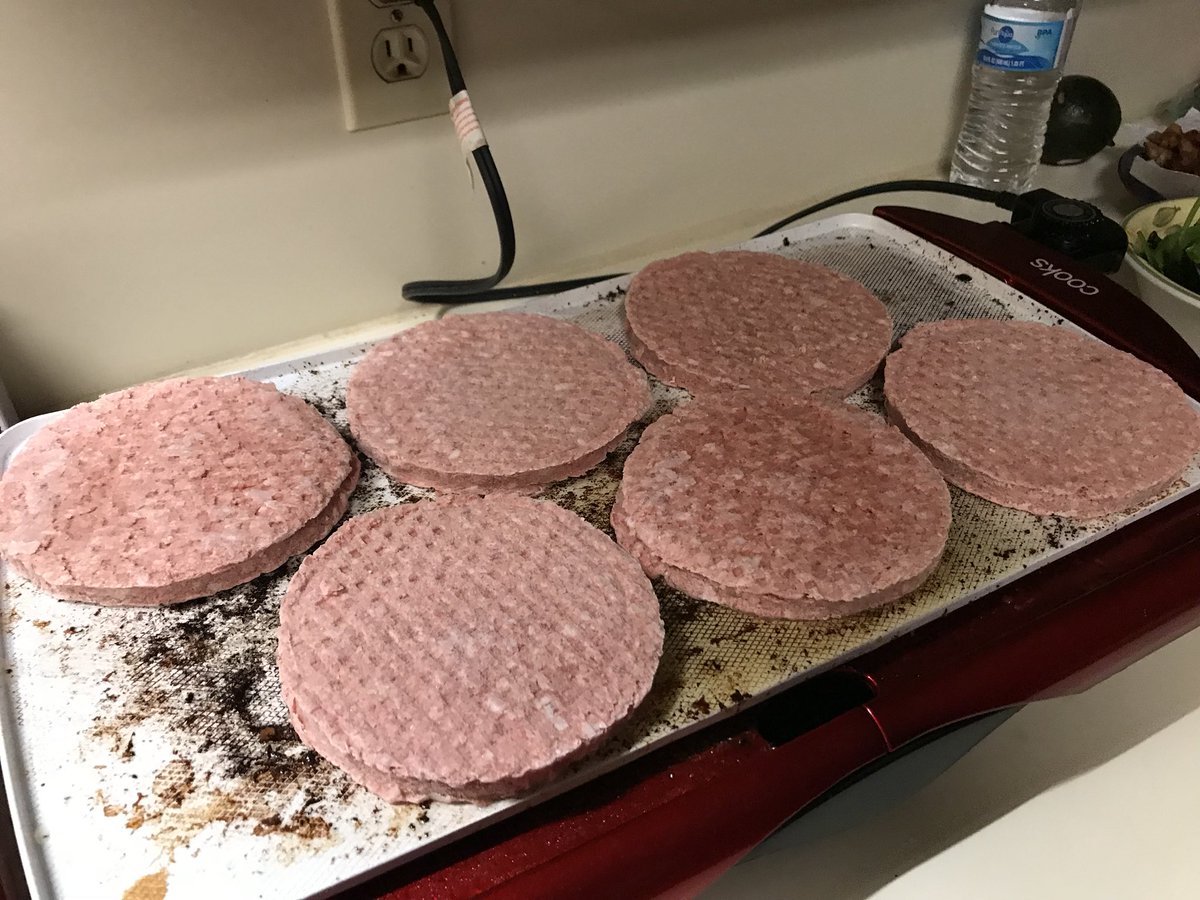 FormerNewspaper's tweet photo. Suck it @Wendys
#FrozenBeef https://t.co/cXBIGp4wco