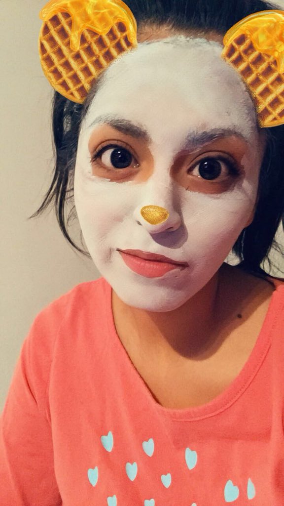 Jaz24Ram's tweet photo. 👻 Mascareando 😜

#purificando #piel #sanando #nutriendo #eliminando #acne https://t.co/kSBwXUmonx