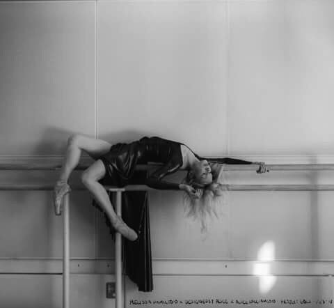 Using a @RoyalOperaHouse ballet barre the <a href="/DesignedbyAlice/">Alice Williamson</a> way 💛 #designedbyalice #royalballet #royaloperahouse