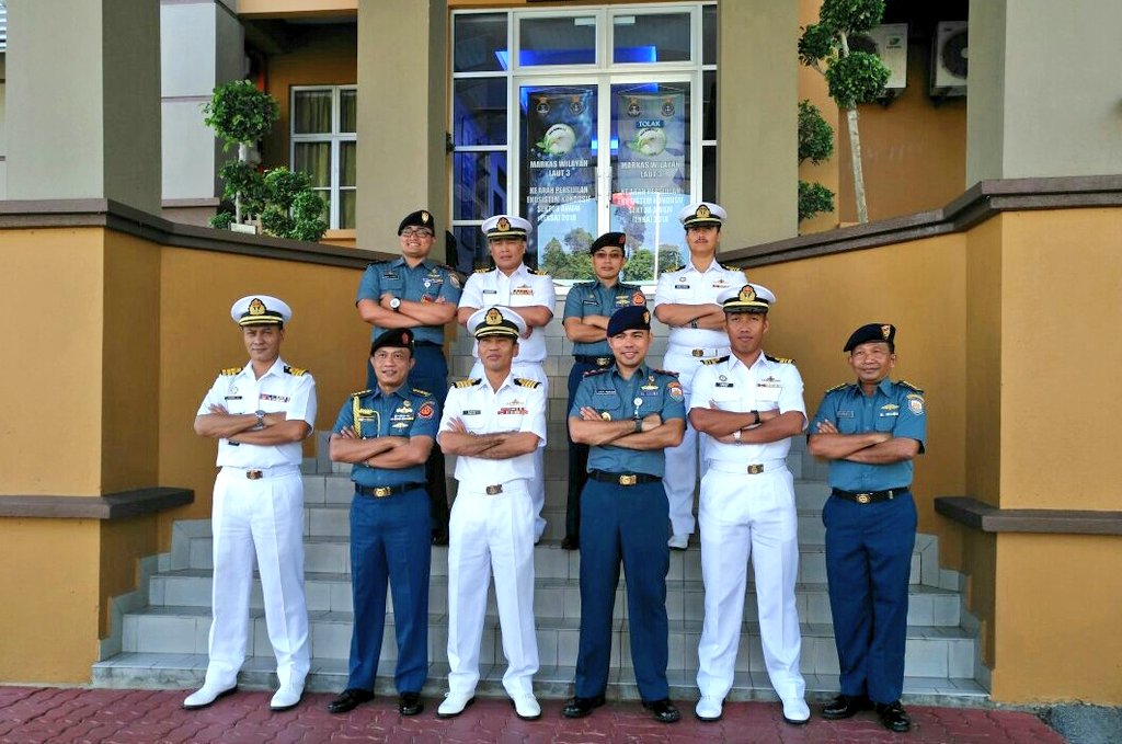 syai_msh's tweet image. Sekitar penutup Op PATKOR MALINDO 319/18 di @mwl3_tldm Op selesai, misi tercapai. 
Jalin persahabatan &amp;amp; eratkan kerjasama TLDM - TNI-AL #DiplomasiPertahanan
#interoperabilty 
#missioneffectiveness 
Good job @KD_GANYANG_3504 @KdLedang_RMN