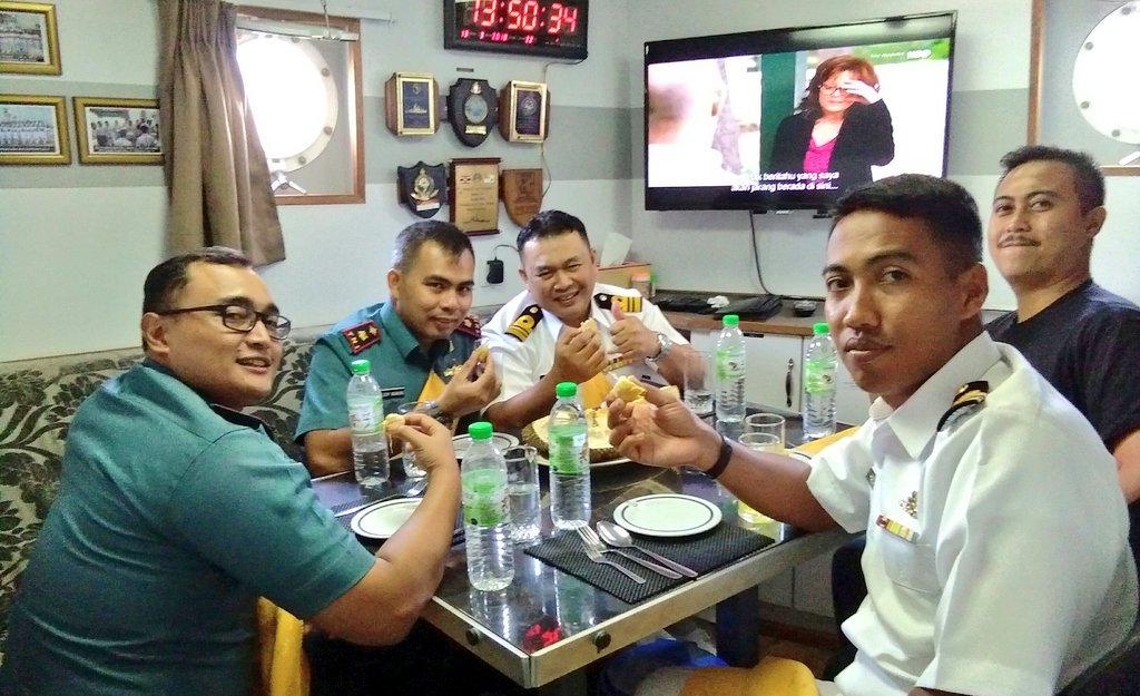 syai_msh's tweet image. Sekitar penutup Op PATKOR MALINDO 319/18 di @mwl3_tldm Op selesai, misi tercapai. 
Jalin persahabatan &amp;amp; eratkan kerjasama TLDM - TNI-AL #DiplomasiPertahanan
#interoperabilty 
#missioneffectiveness 
Good job @KD_GANYANG_3504 @KdLedang_RMN