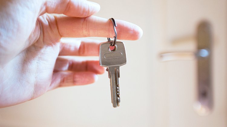 Legalitas_ES's tweet image. Aquí contamos TODO sobre las AYUDAS del nuevo Plan de vivienda 🏡

👉🏼 Alquiler: cuándo solicitarlas
👉🏼 Alquiler: cómo solicitarlas
👉🏼 Alquiler: tipos de ayudas por edad
👉🏼 Compra: subvenciones y cantidades
👉🏼 Propietarios: ayudas para rehabilitación

#FelizMartes