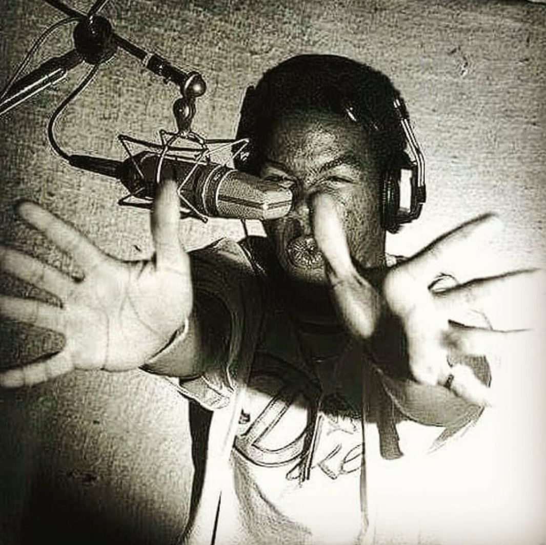MrHandsomepana's tweet photo. It's Sad Day In #hiphop we lost another #HipHopIcon #RIPCraigMack #WhenGodComes #FlavaInYaEar #RealRaw #90sHipHop https://t.co/zWONP6eWZN