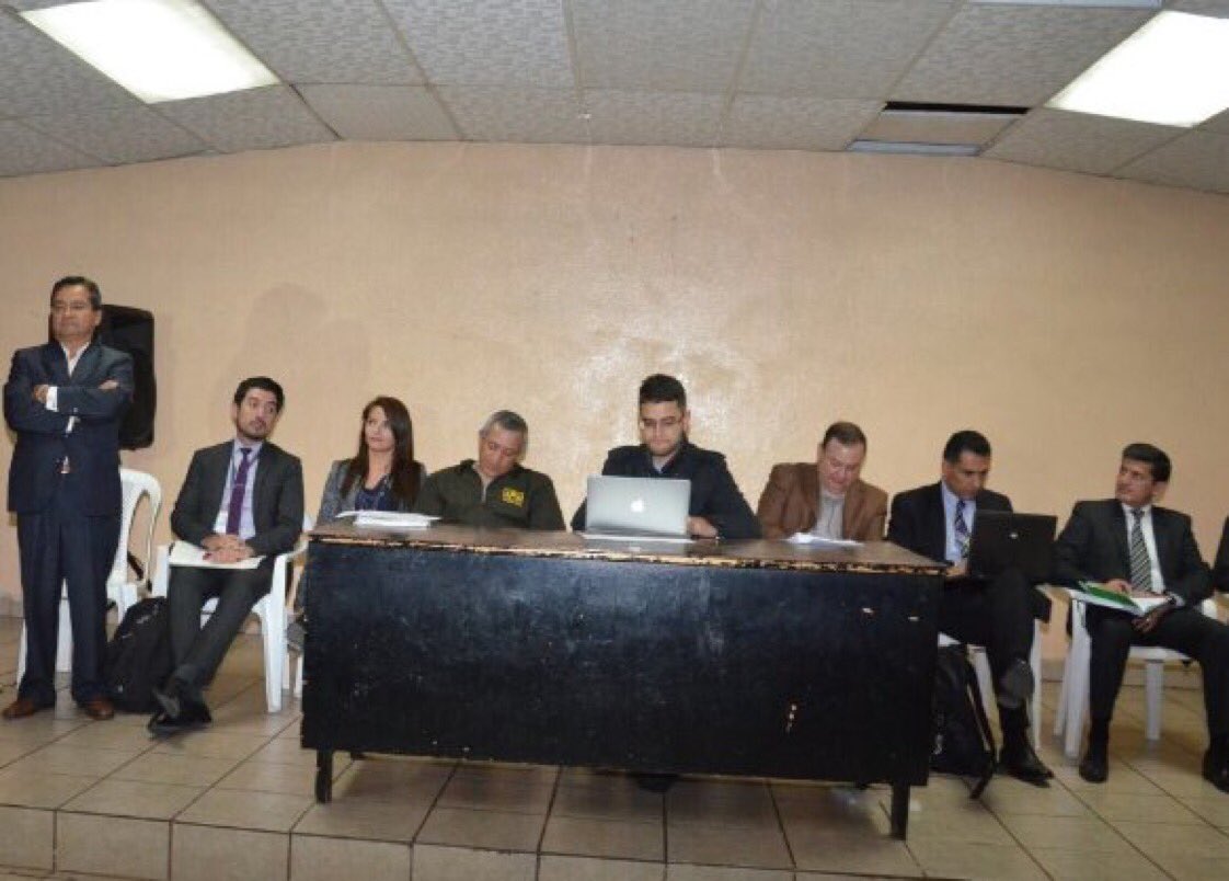 MinGobiernoEc's tweet photo. #FernandoChamba, presidente del comité pro mejoras Solanda: "Estamos muy satisfechos con el trabajo realizado por la @PoliciaEcuador y el @ECU911_ . Ahora, en Solanda, los moradores estamos unidos y trabajamos juntos por la #SeguridadCiudadana https://t.co/hEbtIM9P25