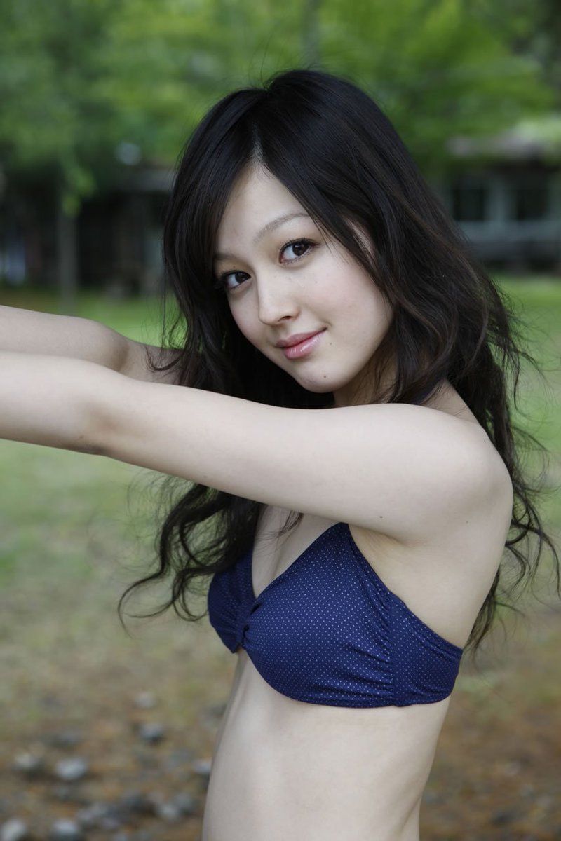 Koharu Kusumi itu saori hara + Uehara Mizuho Leah Dizon dijadiin satu.