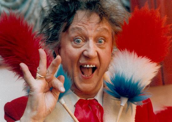 SawczakHenrick's tweet photo. We have lost a treasure in this world. Notjust a British one...but a treasure of comedy. A man of great class and joy. Bless you Ken Dodd. Thank you for the laughs.π€£You tickled us all! π¬π§#KenDodd #RIPKenDodd #comedy #legend #Comedian #British #treasure #Happiness #ticklestick https://t.co/QGP5sBSAZV