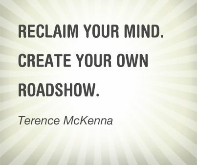 And so we did! A #Hunkemöller #WCS #roadshow is born!! 💫♀️🎀 Going for #gold today... 💪👊👍 That and a big black bus with blinded windows scattered with pink #bows and filled with TA's... Hey... Girls need a ride... 🤣#hkmacademy #sheropower #passion #lovemyjob