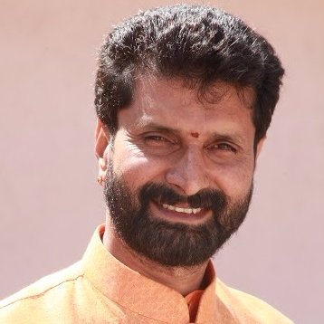 SDHiregoudar's tweet photo. Twitter ನಲ್ಲಿ  ೧ ಲಕ್ಷ ಫಾಲೋವರ್ಸಗಳನ್ನು ಹೊಂದಿದ @BJP4Karnataka ರಾಜ್ಯ ಪ್ರಧಾನ ಕಾರ್ಯದರ್ಶಿಗಳಾದ ಸನ್ಮಾನ್ಯ ಶ್ರೀ @CTRavi_BJP ಯವರಿಗೆ ಅಭಿನoದನೆಗಳು https://t.co/nW2RXm2REU