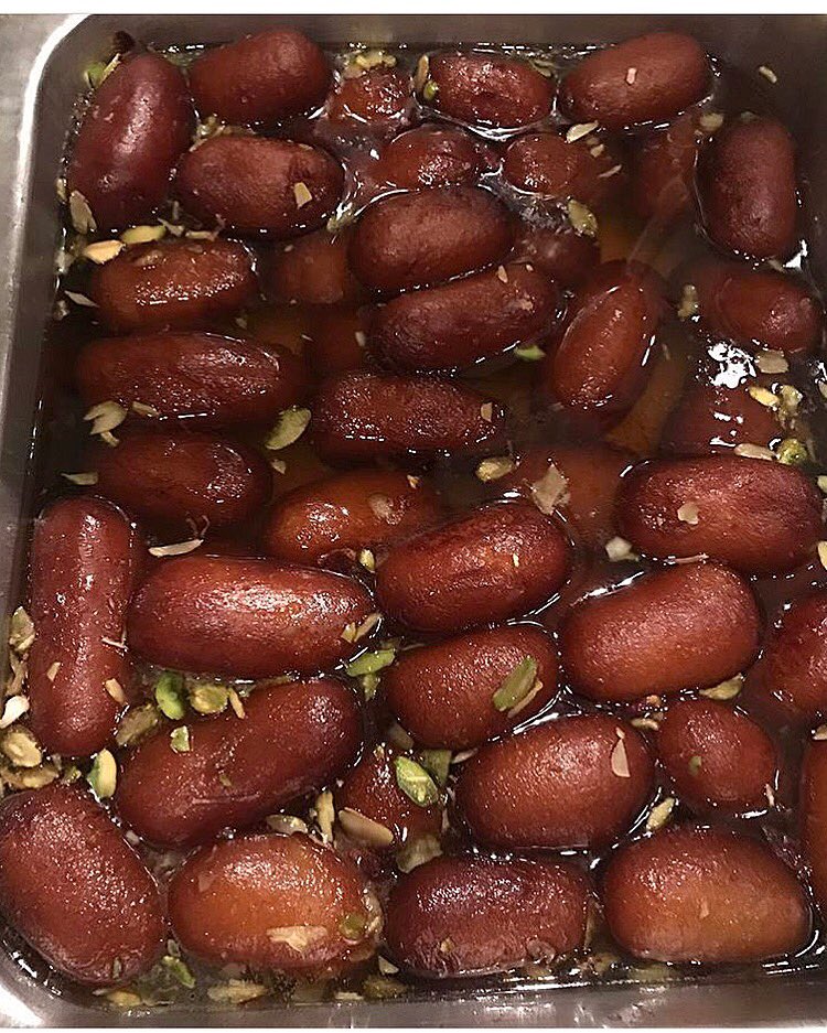 FoodiesofIndia's tweet photo. Garam garam Gulab jamun π
Pasand hai? #foodiesofindia #foodie #yum #eat #foodporn #delicious #yummy #tasty #hungry #meal #foodgasm #foodlover #foodstagram #foodpics #ekplate #thingstodoinmumbai #mumbaifoodjunkie #foodphotography https://t.co/07pakrZXY1