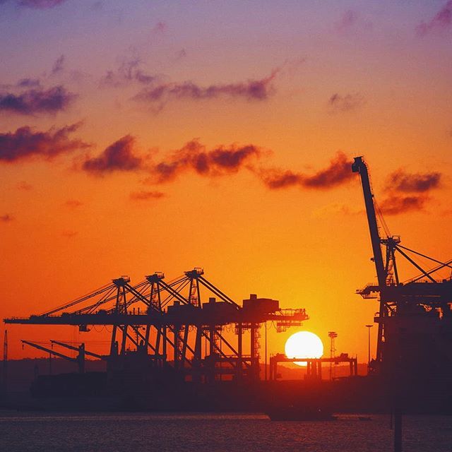 OneTouchMediaKe's tweet photo. Sunset over the port of Mambasa. 
My take over of the @onetouchlive feed ends today. I hope you loved the images. 
Shot by @joemakeni for KPA https://t.co/Vi5ABGwdNM https://t.co/d2n4CkvWuK